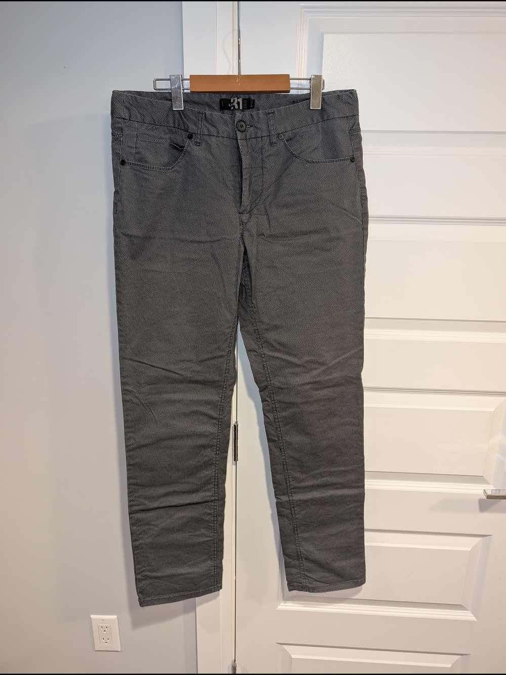 Men's Gray & Black Chinos